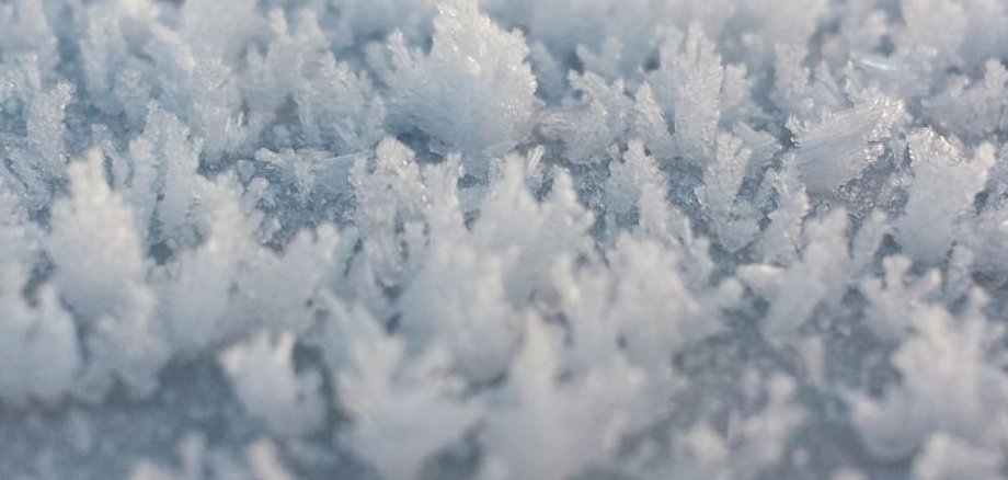 Nahaufnahme von Eiskristallen