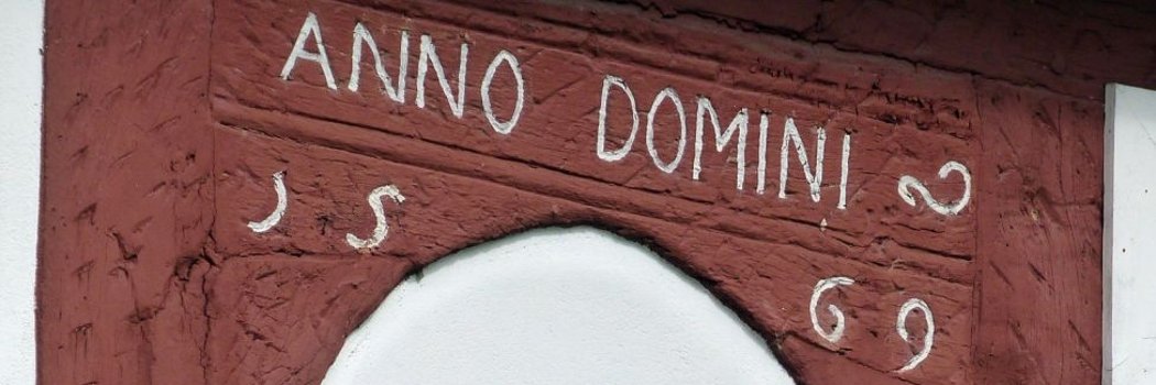 Ausschnitt Fachwerk mit Schriftzug Anno Domini