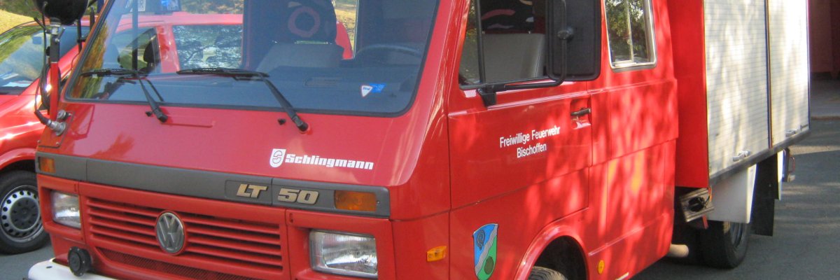 Feuerwehr Bischoffen Schrägvorn-Ansicht eines Einsatzfahrzeuges